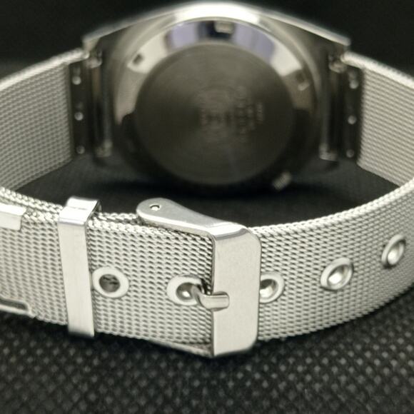 Vintage 1975 Citizen Automatic Mens Silver Watch W/daydate & Yellow accents - Picture 2 of 8